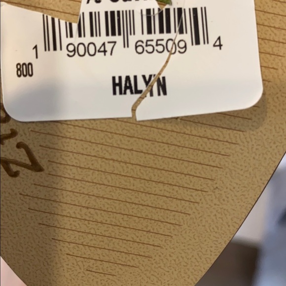 NWT Zigi Soho Vegan Leather Tan booties - Picture 4 of 4